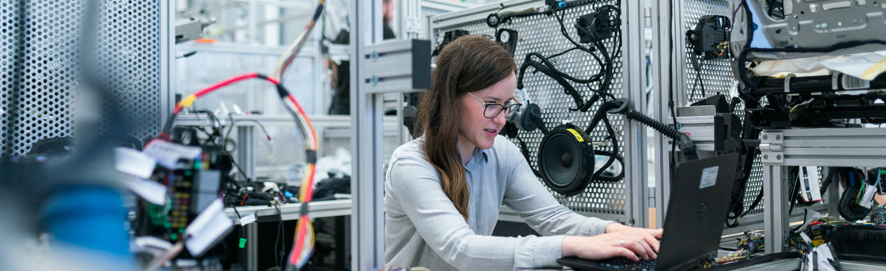 Hull Female engineer 1800x550